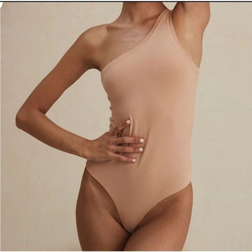 CLYQUE The Label Bodysuit‎ Sivan Beige Nude Thong Size Medium